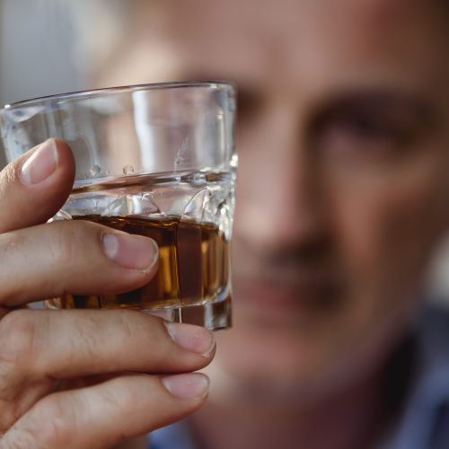CBD olaj és alkohol - biztonságos egyszerre a kettő?